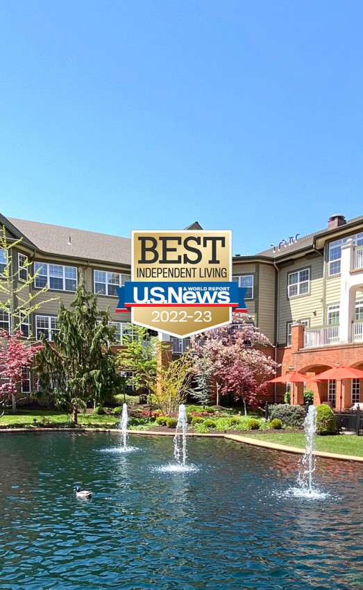 U.S. News and World Report best independent living badge over an image of The Gatesworth pond.