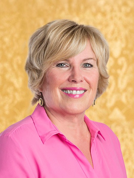 Portrait of Karen Rosenthal.